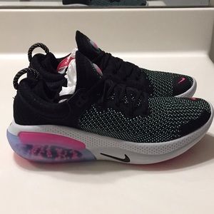 LIKE NEW! RARE Women’s Nike Joyride Run Flyknit!!!